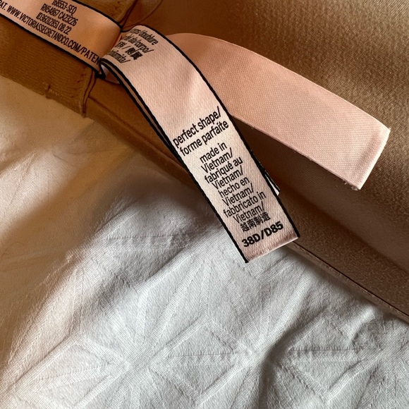 Victoria Secret Bra - Picture 5 of 5